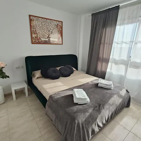 شقة Apartamento Familiar Arcoiris Primera Linea De La Playa *